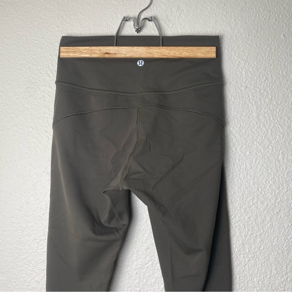 Lululemon In Motion 25” Leggings Women’s 6 Olive Green Tight Workout Athletic - Picture 7 of 11